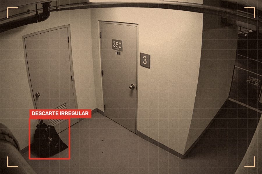 Câmera de garagem: o saco largado no chão marcado como descarte irregular.